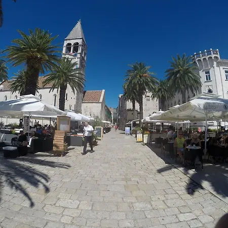 Fabijanko Oldtown Τρογκίρ